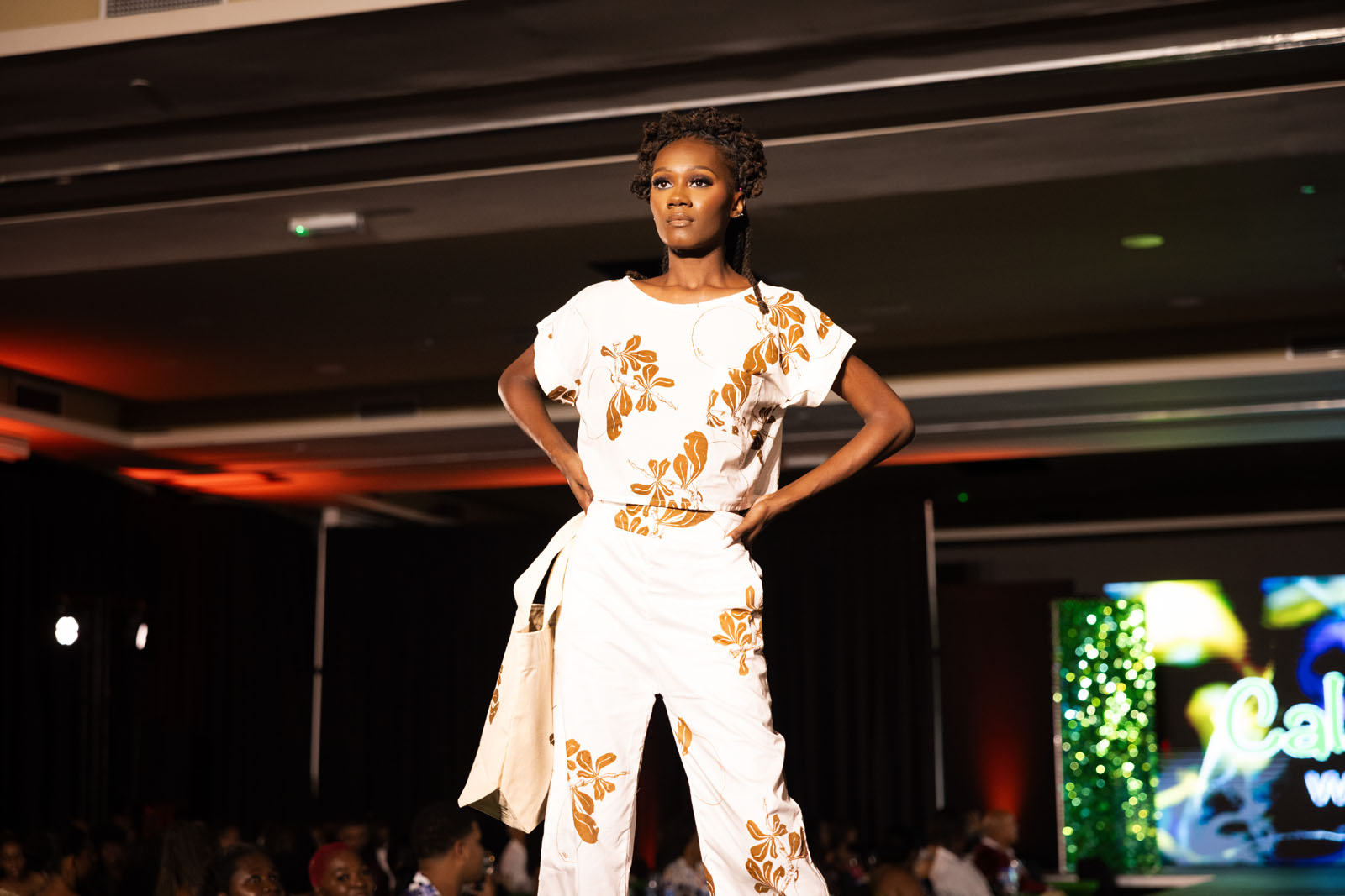 Ladies Crop Top and Pants Suit